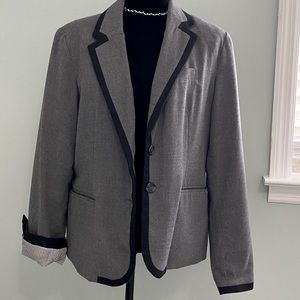 Blazer w/trendy trim & other cool details